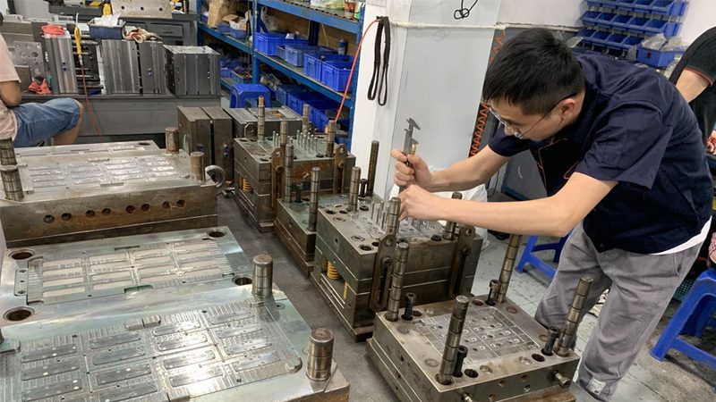 厚片吸塑模具：揭秘其制造工艺与关键要点**