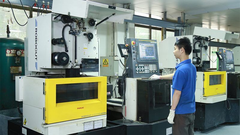 压铸模具与注塑模具：分类标准与关键差异